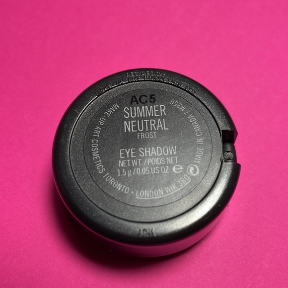 MAC Summer Neutral eyeshadow - Picture 3 of 4